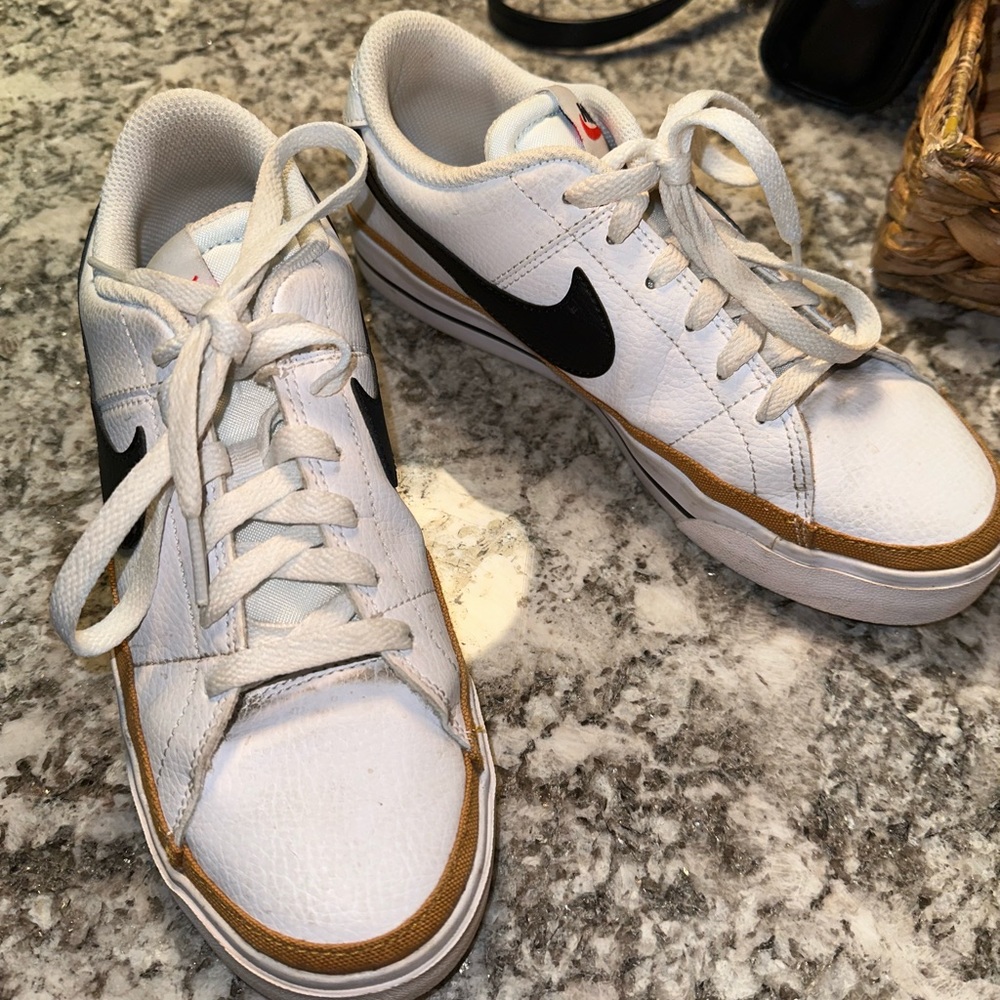 Nikes women’s court legacy next nature shoes